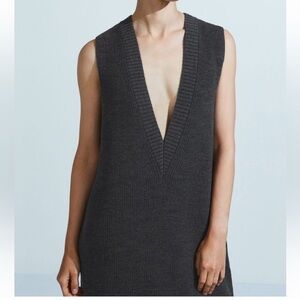 Cos Women’s 100% Wool Sweater Vest Large Tunic Dark Gray